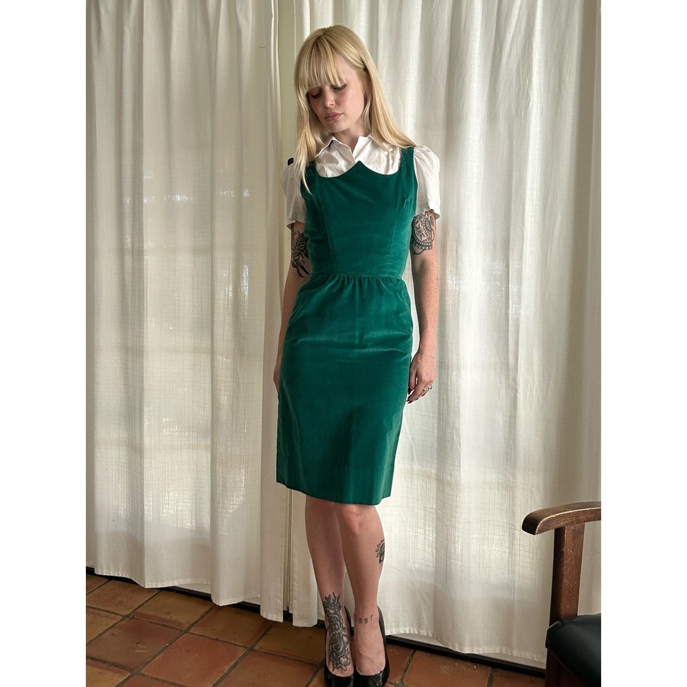 Vintage 50s green velvet bombshelll dress